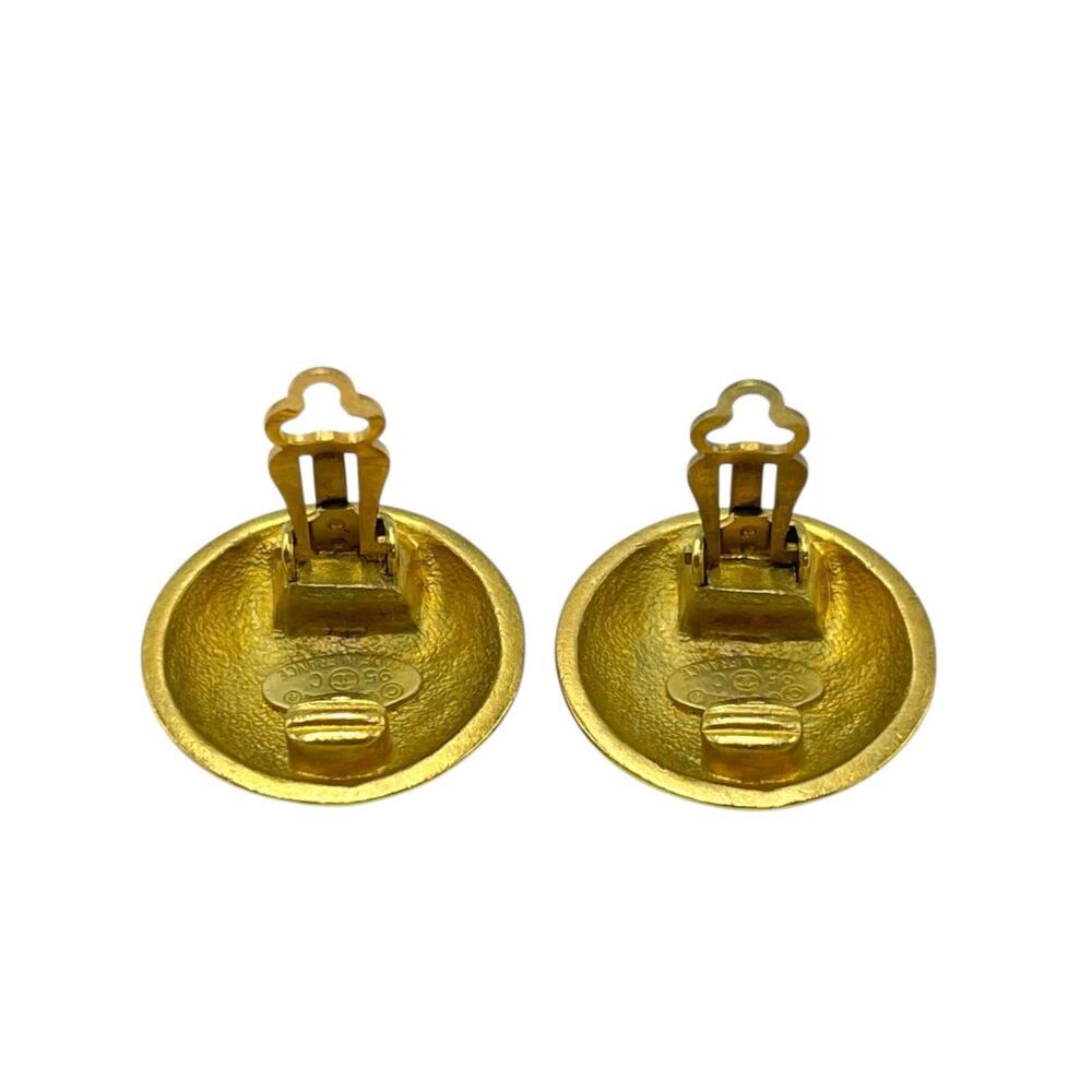 CHANEL Vintage Gold Logo Earrings - Picture 4 of 6